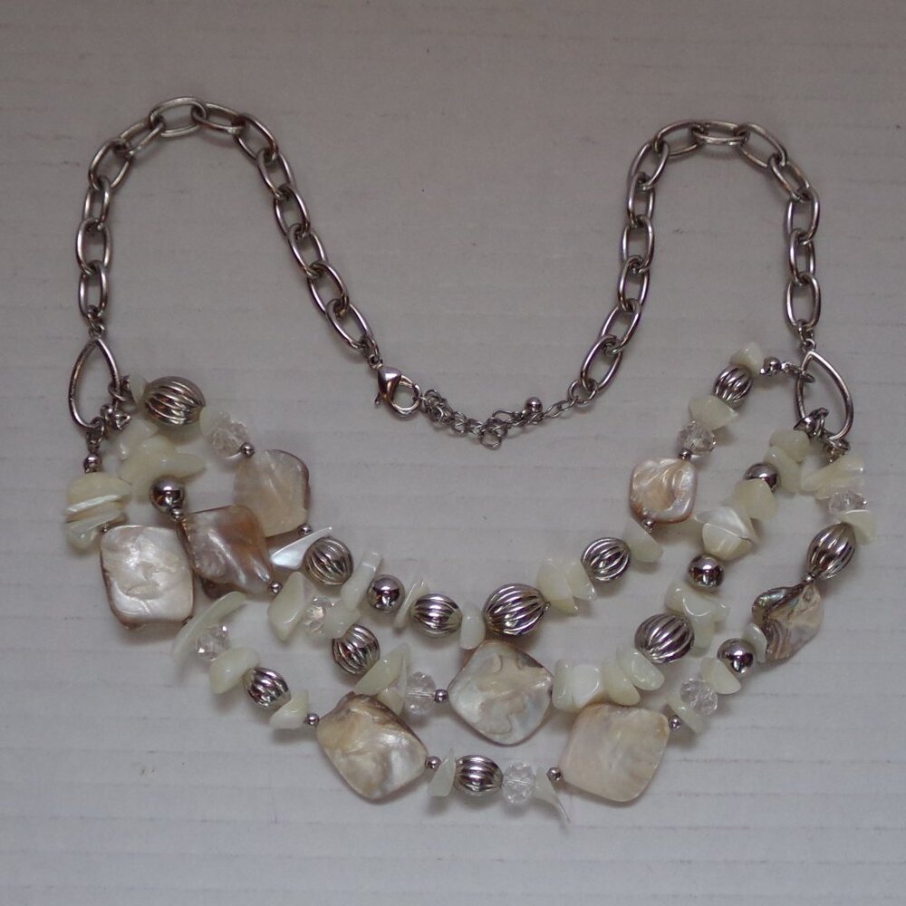 Beautiful Beach Cruise Mother Of Pearl Shell Necklace